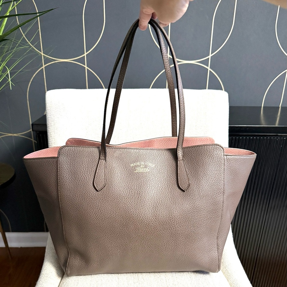 Gucci Authentic Large size Swing tote bag grey and pink leather